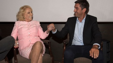 Mirtha Legrand recibió el premio "María Elena Walsh", de la Cámara de Diputados bonaerense