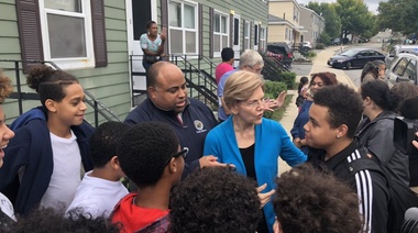 La senadora demócrata Warren lanza su campaña electoral para 2020 en los EE. UU.