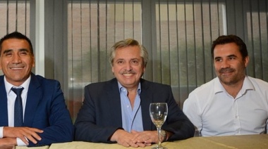 En Neuquén, Alberto Fernández aseguró que "el que no quiere la unidad trabaja para Macri"