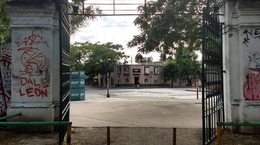 Concejal de Cambiemos pide que el Municipio de La Plata retire los puestos verdes del diario Hoy, que dejó de salir hace un tiempo