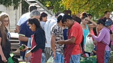 Berisso: Feria itinerante en El Carmen gestionada por el opositor Paulenko para “paliar el difícil momento”