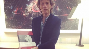 "Estoy sientiendome mejor", escribio Mick Jagger en su muro de Facebook