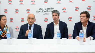 Daniel Salvador y Adrián Pérez dieron inicio a un curso de formación política en La Plata