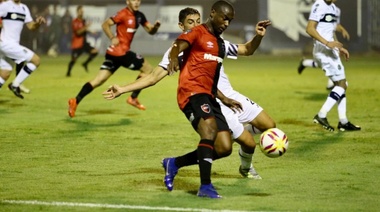 Newell`s le ganó a Gimnasia en el Bosque