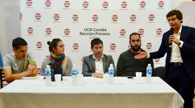 Concurrido debate sobre políticas universitarias con la presencia de funcionario nacional en el comité del radicalismo