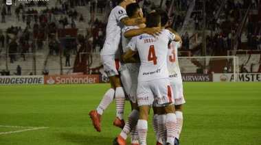 Huracán se despidió de la Copa con una victoria contundente