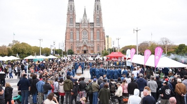 Con gran éxito, más de 5 mil vecinos participaron del locro solidario a beneficio del Hospital San Martín