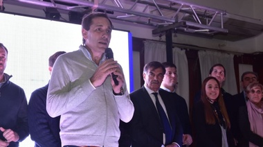 Garro presentó candidatos, y dijo que "las mafias quieren volver a tomar el Estado"