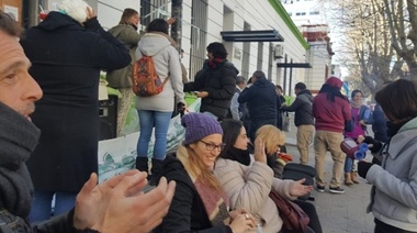 Trabajadores de Registro de las Personas están en asamblea permanente en reclamo de igualdad de derechos con el resto de la administración
