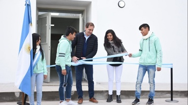 Garro inauguró instalaciones en Escuela Secundaria 37 en Arana, la que nunca tuvo edificio propio