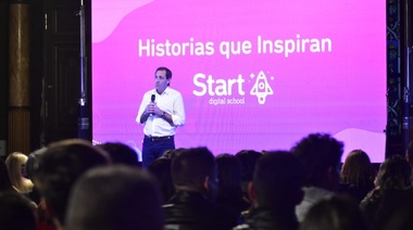 Garro participó de la presentación de la primera escuela de herramientas digitales y nuevas tecnologías de La Plata