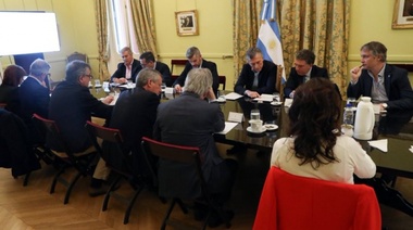 Para el Gobierno "hay una intención deliberada de embarrar" la elección con denuncias de fraude