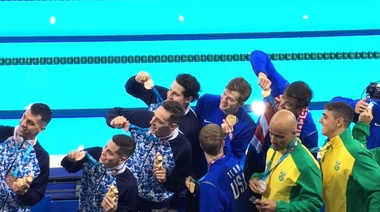 El equipo argentino de natación obtuvo el bronce en los 4x100 de relevos combinados