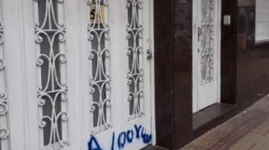 Vuelve la patota: Balearon e hicieron pintadas en la sede de la Uocra en La Plata