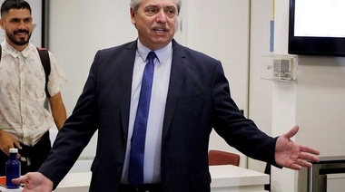 "Nunca hay que dar nada por ganado", aseguró Alberto Fernández desde Madrid
