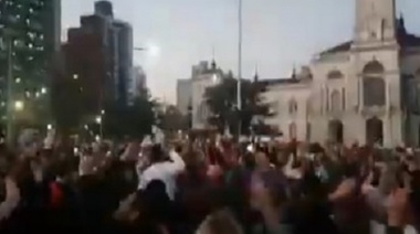 El hit político del momento #SiVosQuerés copó Plaza Moreno