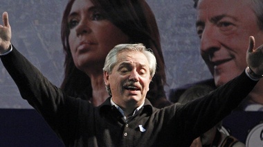 Utilizando una consigna de la campaña de Alfonsín en el 83, radicales hacen acto de apoyo a Alberto Fernández