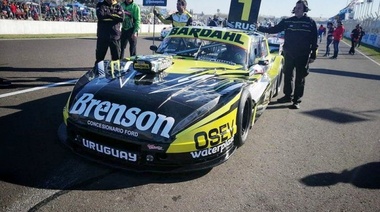 El uruguayo Lambiris se llevó el triunfo en Paraná con podio íntegro de Ford