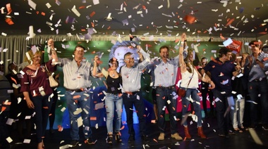 El radical Suárez supera el cincuenta por ciento de los votos