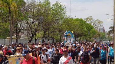 Miles de personas se congregan en Liniers para la 45ta. Peregrinación a Luján