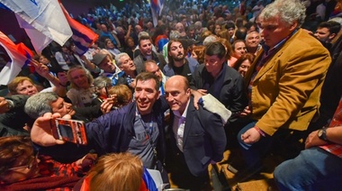 El Frente Amplio uruguayo, lejos de evitar el balotaje, se enfrentará con el Partido Nacional