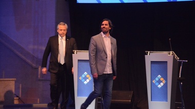 Del Caño: Candidato de izquierda saludó a pueblo de Ecuador y acusó al FMI
