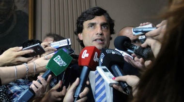 Lacunza precisó que la deuda recibida en 2015 era de US$ 240.700 millones