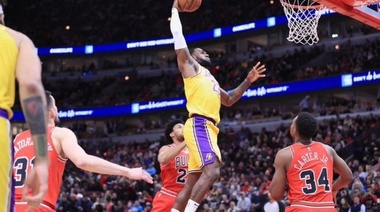 Los Angeles Lakers brillaron con James y lograron el sexto triunfo consecutivo