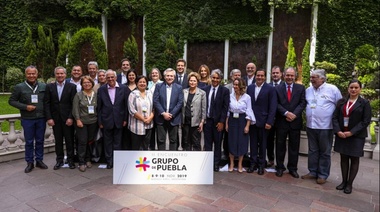 El Grupo de Puebla repudió el "golpe de Estado" en Bolivia y denunció "violencia y humillaciones"
