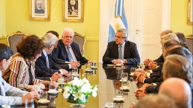 Gobierno y laboratorios acuerdan rebajar 8 por ciento, y congelar los precios de los medicamentos hasta el 31 de enero