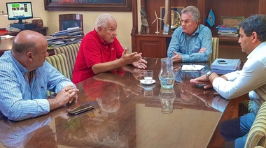 Gay concurre a La Plata para plantearle a Kicillof la situación del boleto de transporte urbano, y de ABSA