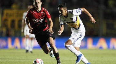 Boca venció a Paranaense con dos goles de Zárate, el "nueve" preferido del DT Russo