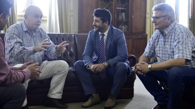 El prestigioso historiador Eduardo Lazzari visitó la Ciudad y recorrió el Pasaje Dardo Rocha
