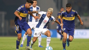 Boca ganó un sufrido partido ante Talleres de Córdoba en el Mario Kempes y es único escolta