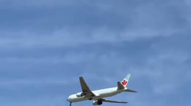 Avión de Air Canada sobrevuela Madrid quemando combustible "con un problema técnico"