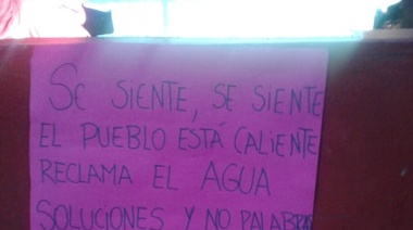 Stroeder sale a la ruta por la falta de agua, luego de una asamblea en la plaza