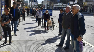 Salud llevó tranquilidad a la población, y dijo que ayer no se rompió la cuarentena