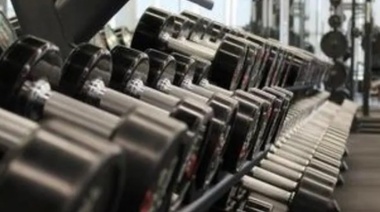 En La Plata, los gimnasios pueden alquilar material deportivo para que los vecinos hagan actividades en sus domicilio