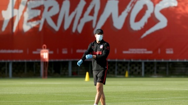 El "Atleti" de Simeone realizó su primera práctica sin el brasileño Renán Lodi