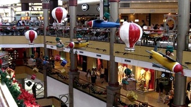 Los shoppings piden que se autorice la modalidad "take away" en todo el país