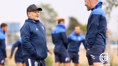 Maradona continuó con su plan de entrenamientos acompañado de sus doctores