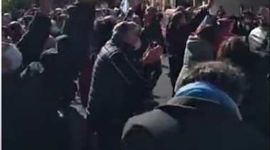Concentración frente a IOMA: “Que se vayan, que se vayan”, pidieron