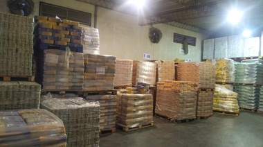 Recortando sueldos de funcionarios, La Plata pudo adquirir 180 mil kilos de alimentos