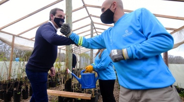 Garro anunció que se plantarán 10 mil nuevos árboles en la Ciudad, y serán de vivero comunal