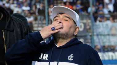 Maradona aguarda la llegada de un refuerzo y prepara el primer amistoso de Gimnasia