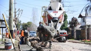 Retoman la pavimentación y renovación integral de calle 28 bis en Gonnet
