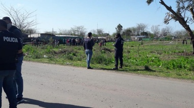 La Policía y la Municipalidad impidieron una toma de terrenos en Los Hornos