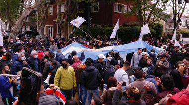 En Olivos, agrupaciones políticas manifestaron su apoyo al Presidente