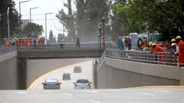 Obra del paso bajo nivel: Habilitan la rampa de Avenida 32 para el cruce de vehículos