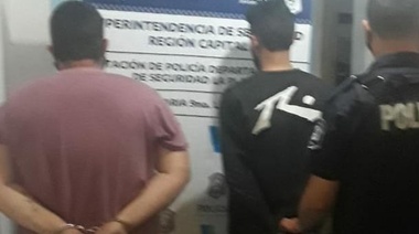 Detienen a dos personas por golpear a un joven y robarle su bicicleta en el bosque platense